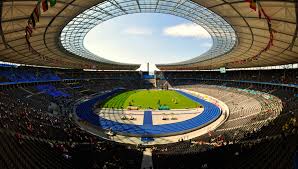 新回到球场